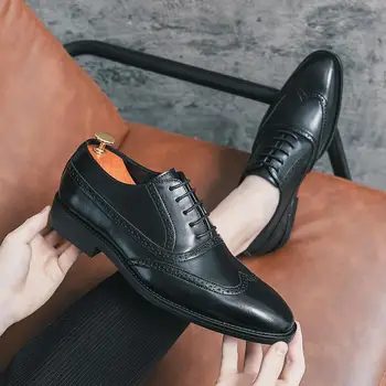 2023 Нова мъжки Ежедневни обувки кожени Мъжки обувки Пролет мъжки универсална бизнес официалната облекло за британския стил на Работа Кухненски обувки