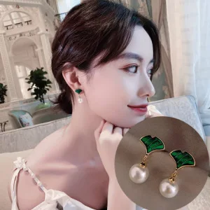 Корейски обеци, Мода декорация с имитация на зелен лист Гинко Обеци с перли Елегантни Сватбени обици-карамфил за жени на Едро