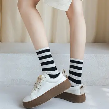 Удобни меки памучни чорапи с една вълнообразна шарките на райета и рюшами, чорапи носочные изделия, дамски къси чорапи в корейски стил